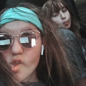 Meet your Posher, Abbie